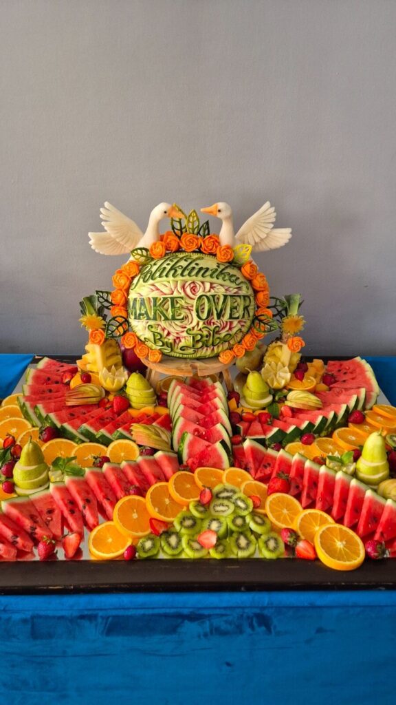 Catering Split – Seven Wedding & Events 1 carving dekoracija od lubenice za svečani stol